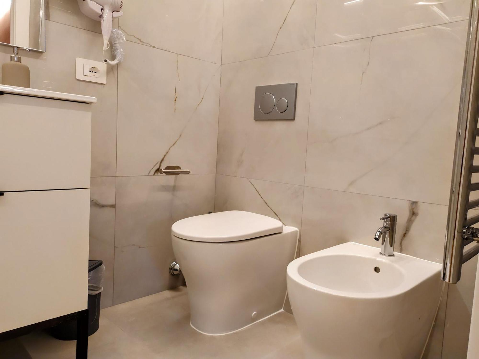 Mako Suites - Centro E Stazione มอนซา ภายนอก รูปภาพ