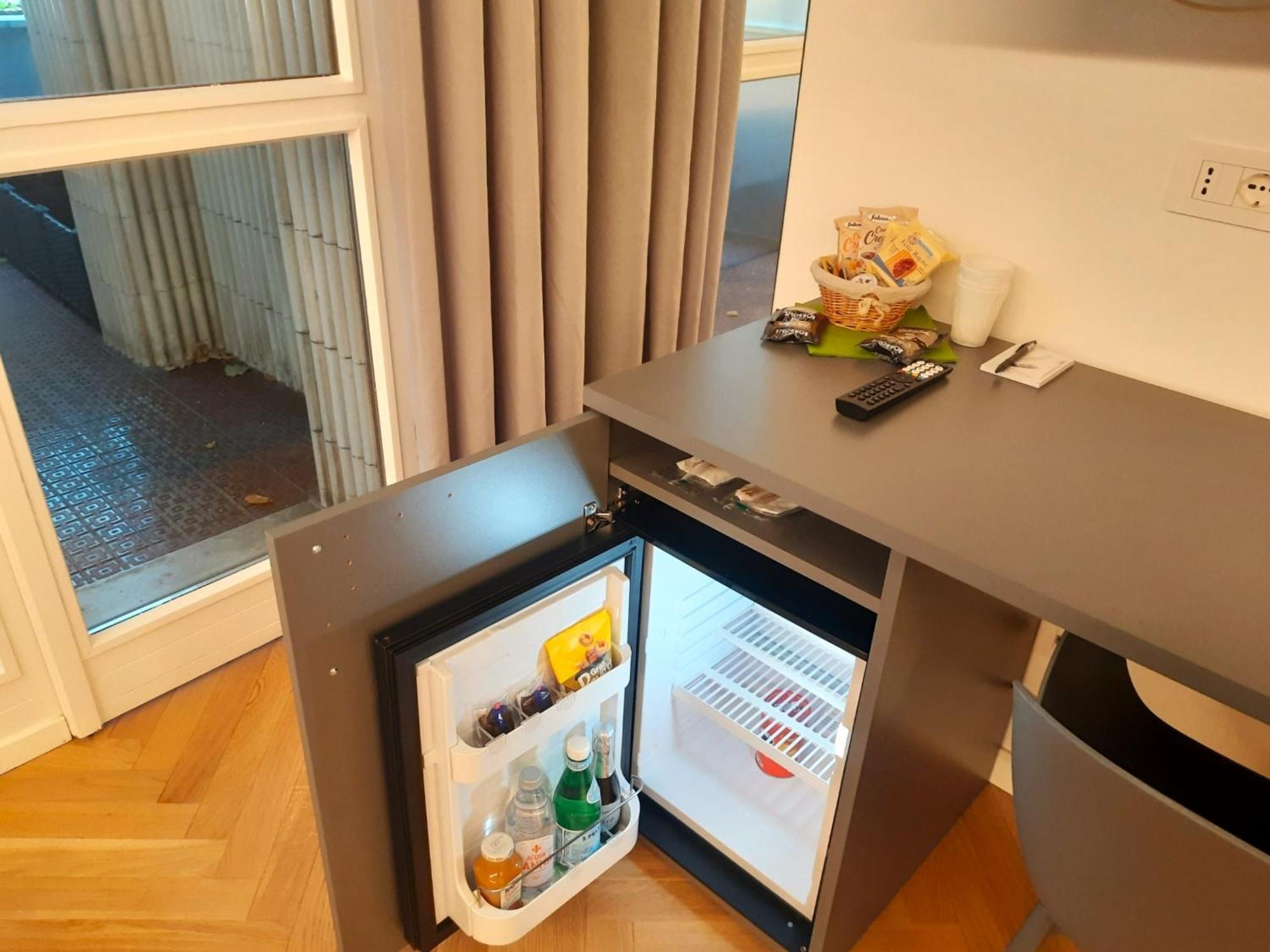 Mako Suites - Centro E Stazione มอนซา ภายนอก รูปภาพ